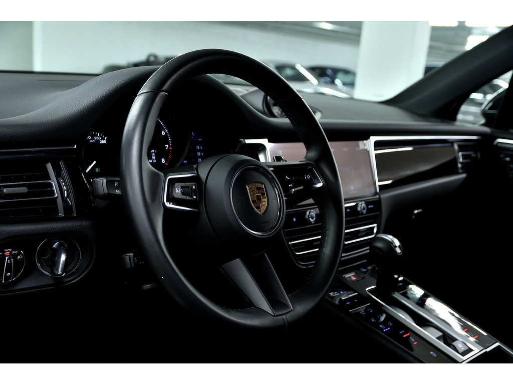Porsche Macan S AWD / Premium Package Plus / Trailer Hitch 2022 à Laval, Québec - 11 - w1024h768px