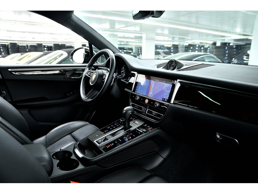 Porsche Macan S AWD / Premium Package Plus / Trailer Hitch 2022 à Laval, Québec - 34 - w1024h768px