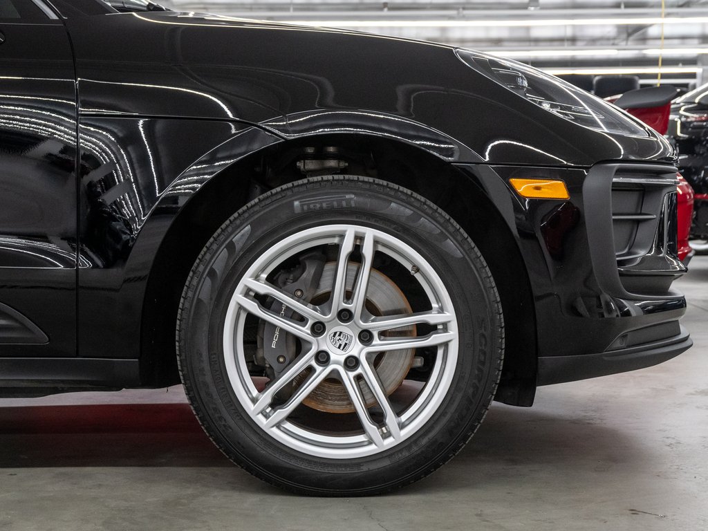 2022 Porsche Macan AWD / Premium Plus Package / Trailer Hitch / BOSE in Laval, Quebec - 9 - w1024h768px