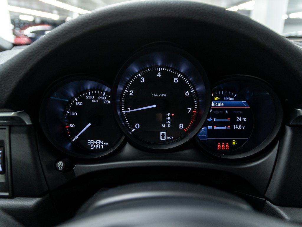 2022 Porsche Macan AWD / Premium Plus Package / Trailer Hitch / BOSE in Laval, Quebec - 20 - w1024h768px
