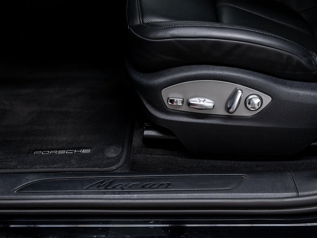 2022 Porsche Macan AWD / Premium Plus Package / Trailer Hitch / BOSE in Laval, Quebec - 16 - w1024h768px