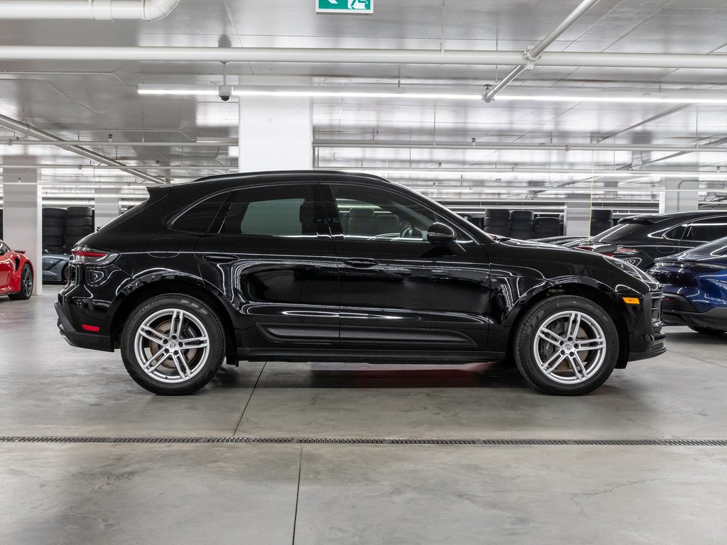 2022 Porsche Macan AWD / Premium Plus Package / Trailer Hitch / BOSE in Laval, Quebec - 2 - w1024h768px