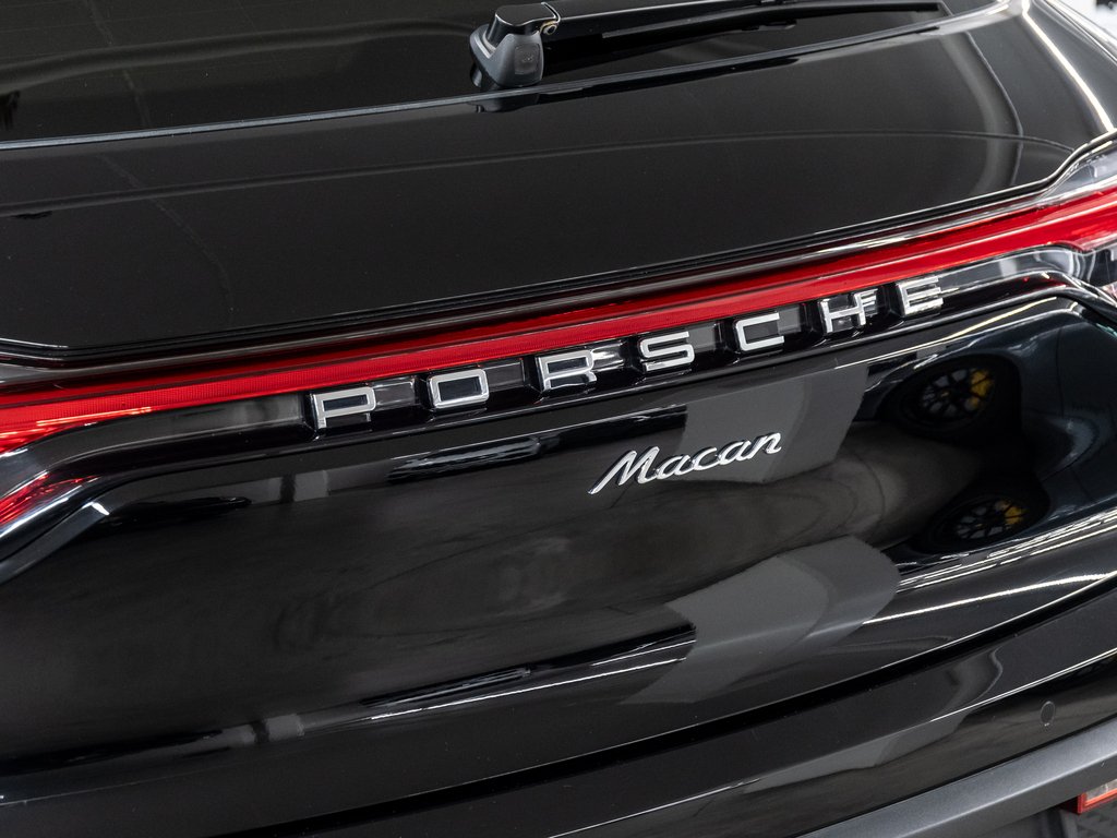 2022 Porsche Macan AWD / Premium Plus Package / Trailer Hitch / BOSE in Laval, Quebec - 10 - w1024h768px