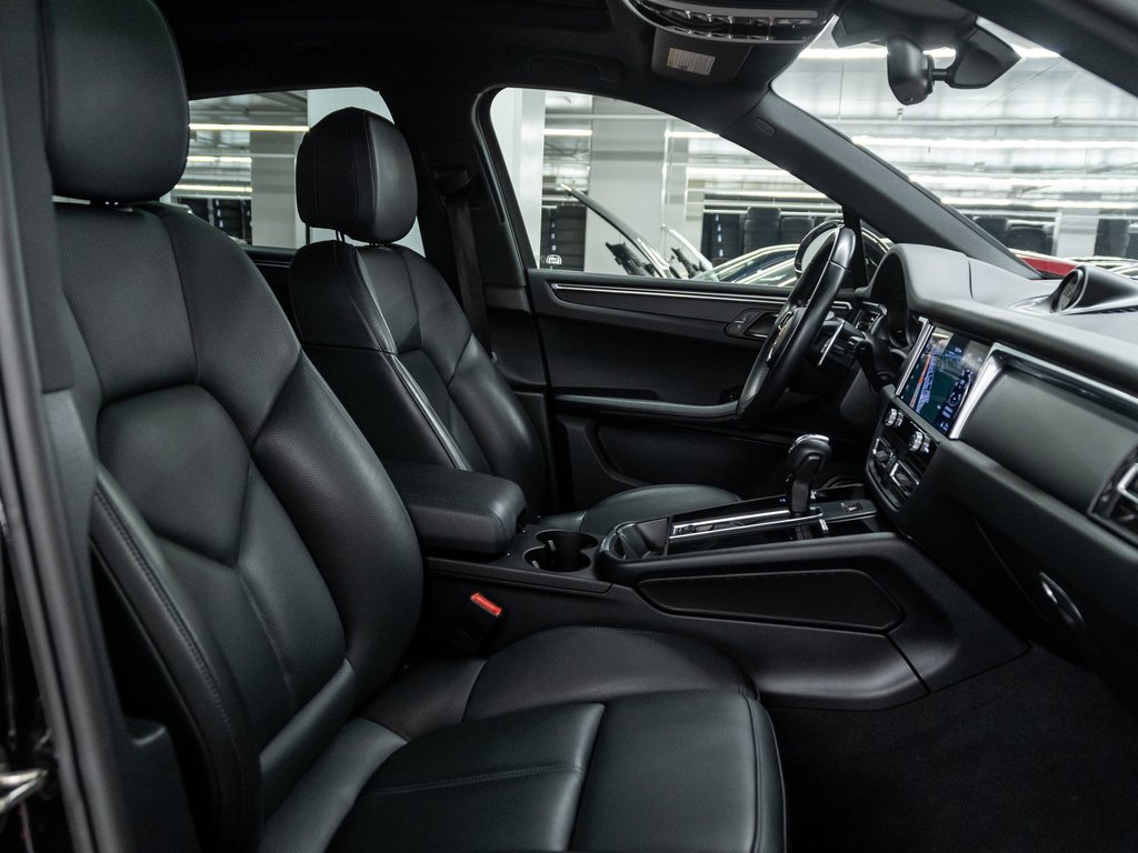 2022 Porsche Macan AWD / Premium Plus Package / Trailer Hitch / BOSE in Laval, Quebec - 28 - w1024h768px