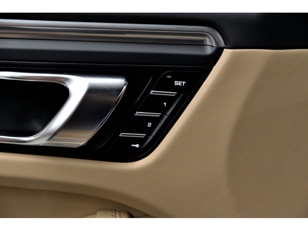 Porsche Macan AWD / Premium Package Plus / 360 Camera / BOSE 2022 à Laval, Québec - 29 - w1024h768px