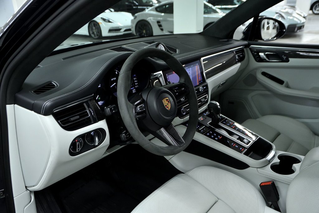 2022 Porsche Macan GTS in Laval, Quebec - 13 - w1024h768px