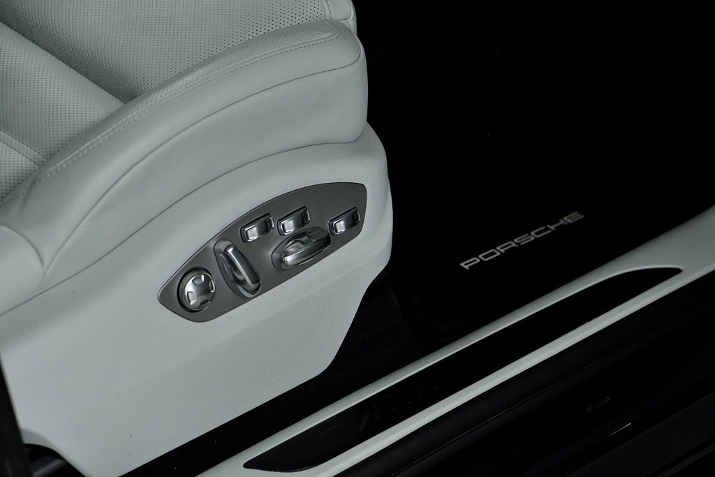 2022 Porsche Macan GTS in Laval, Quebec - 38 - w1024h768px