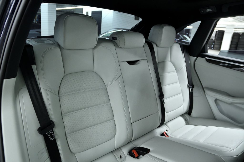 2022 Porsche Macan GTS in Laval, Quebec - 39 - w1024h768px