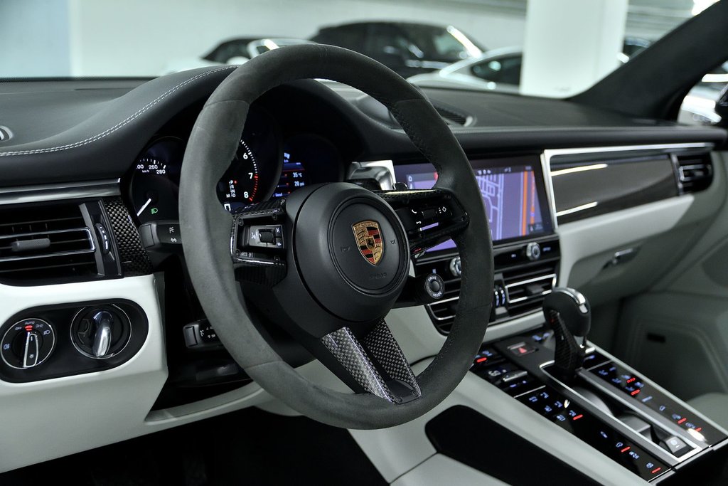 2022 Porsche Macan GTS in Laval, Quebec - 24 - w1024h768px