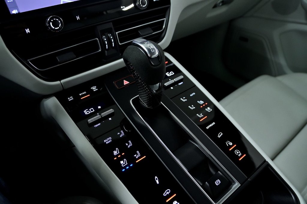 2022 Porsche Macan GTS in Laval, Quebec - 34 - w1024h768px