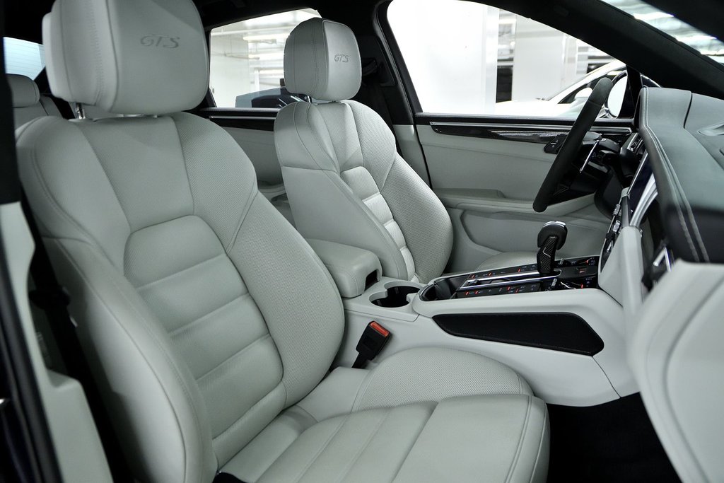 2022 Porsche Macan GTS in Laval, Quebec - 45 - w1024h768px