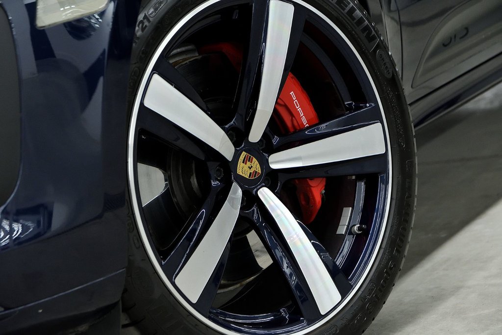 2022 Porsche Macan GTS in Laval, Quebec - 8 - w1024h768px