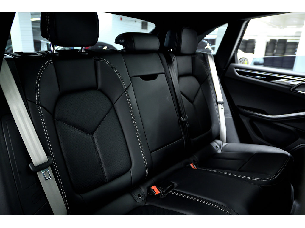 Porsche Macan S AWD 2023 à Laval, Québec - 18 - w1024h768px