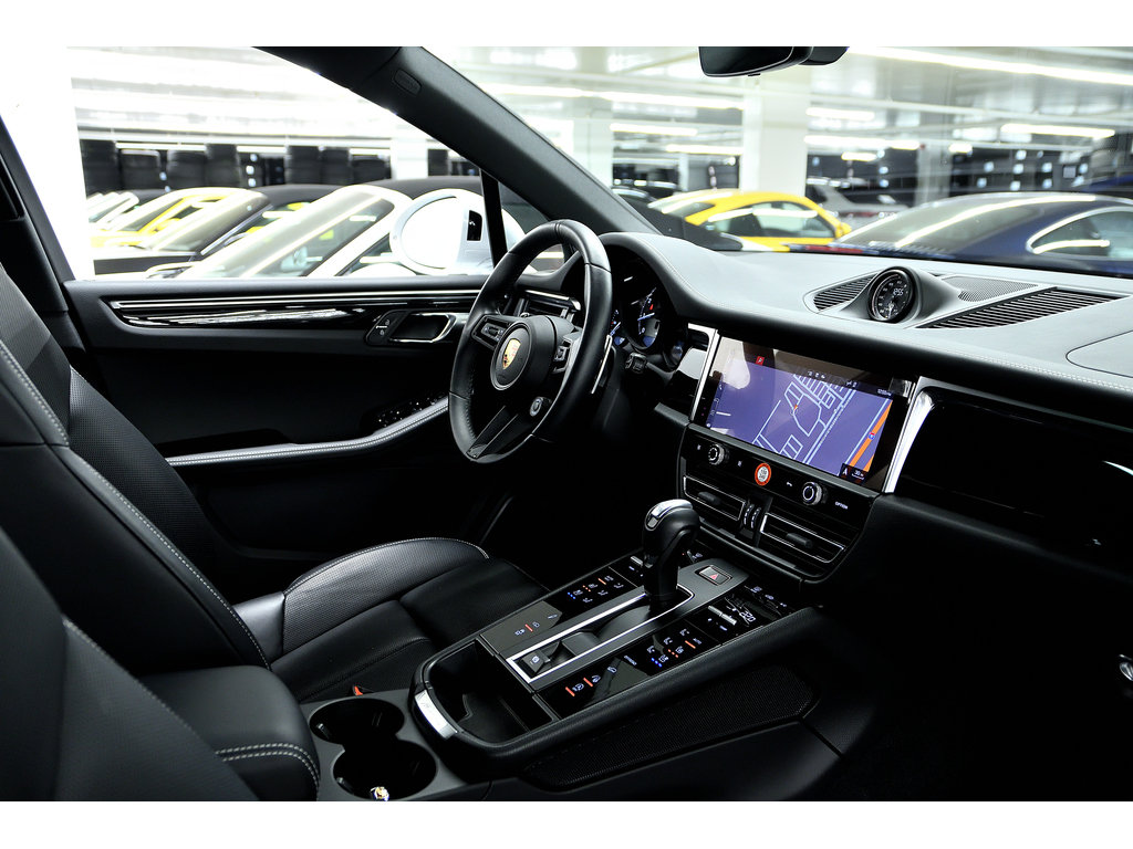 Porsche Macan S AWD 2023 à Laval, Québec - 20 - w1024h768px