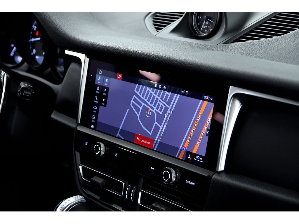 Porsche Macan AWD / Premium Plus Package / Adaptive Cruise 2023 à Laval, Québec - 32 - w1024h768px