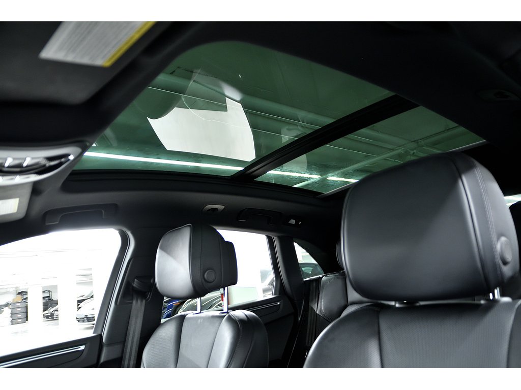 Porsche Macan AWD / Premium Plus Package / Adaptive Cruise 2023 à Laval, Québec - 17 - w1024h768px