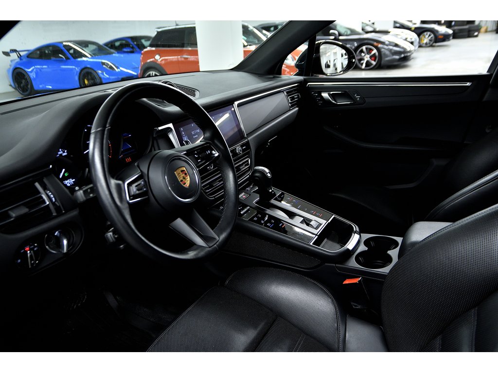 Porsche Macan AWD / Premium Plus Package / Adaptive Cruise 2023 à Laval, Québec - 12 - w1024h768px