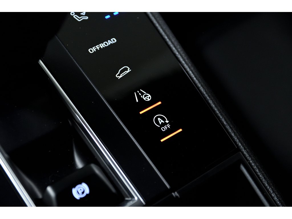 Porsche Macan AWD / Premium Plus Package / Adaptive Cruise 2023 à Laval, Québec - 28 - w1024h768px