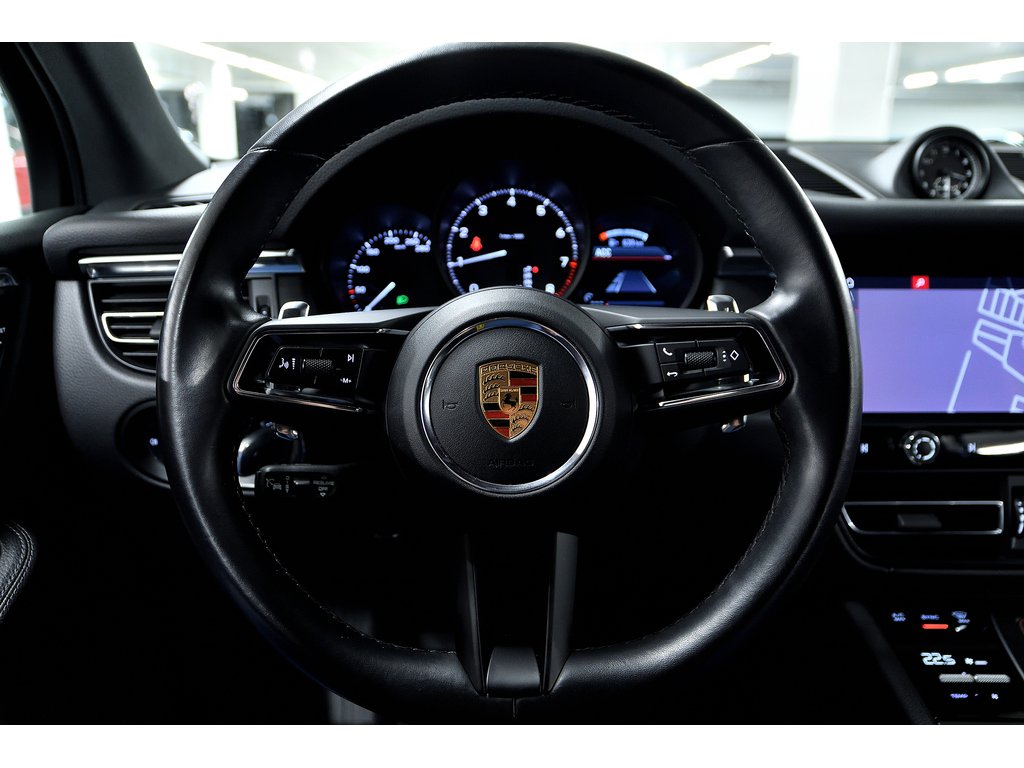 2023 Porsche Macan AWD / Premium Plus Package / Adaptive Cruise in Laval, Quebec - 19 - w1024h768px