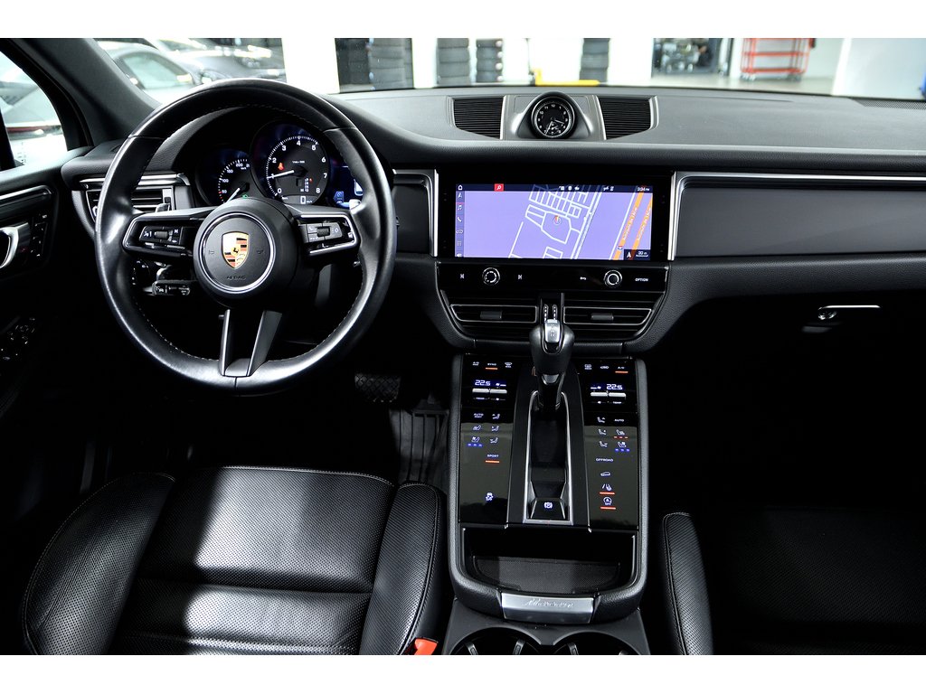 Porsche Macan AWD / Premium Plus Package / Adaptive Cruise 2023 à Laval, Québec - 37 - w1024h768px