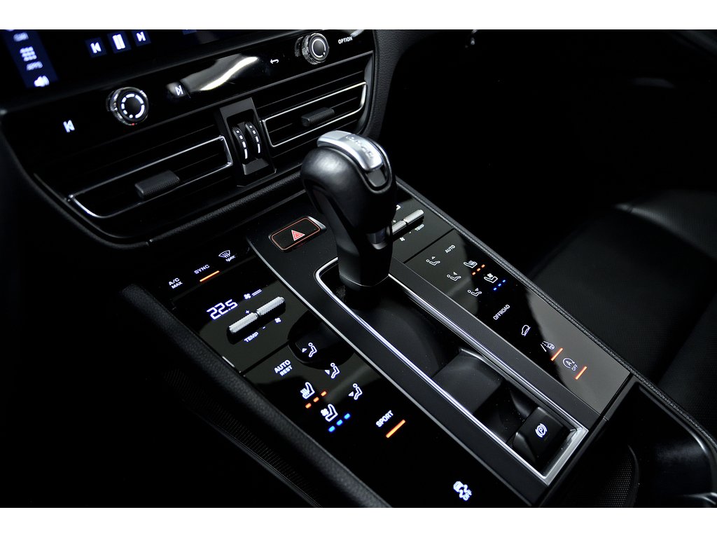 Porsche Macan AWD / Premium Plus Package / Adaptive Cruise 2023 à Laval, Québec - 25 - w1024h768px