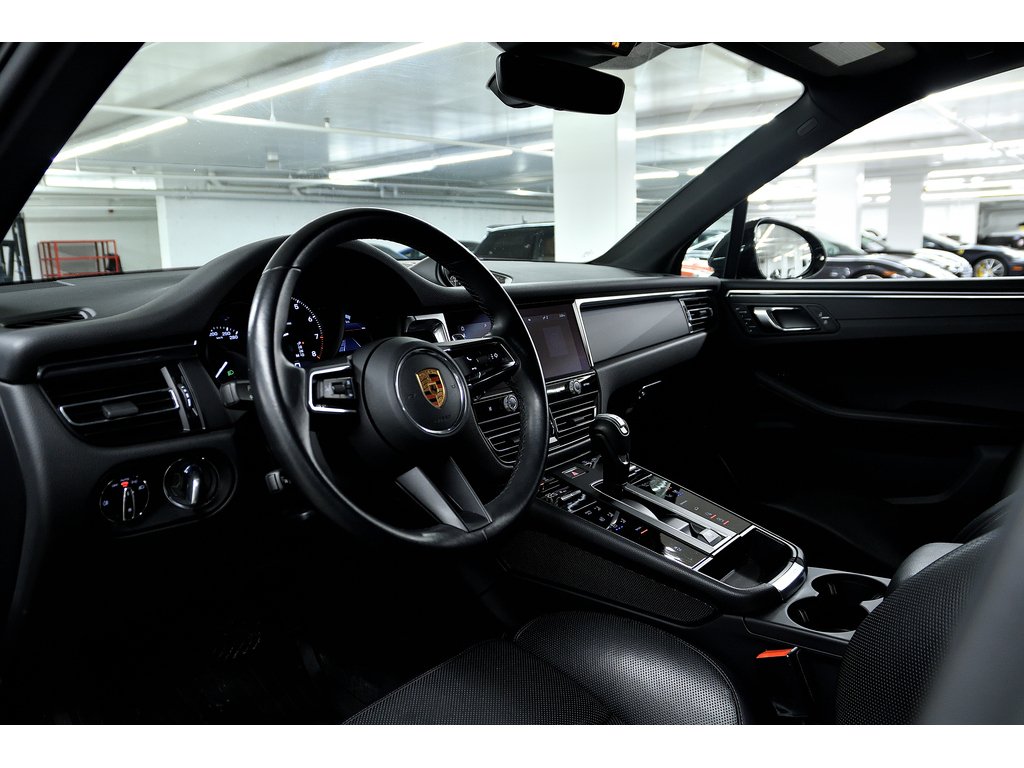 Porsche Macan AWD / Premium Plus Package / Adaptive Cruise 2023 à Laval, Québec - 11 - w1024h768px