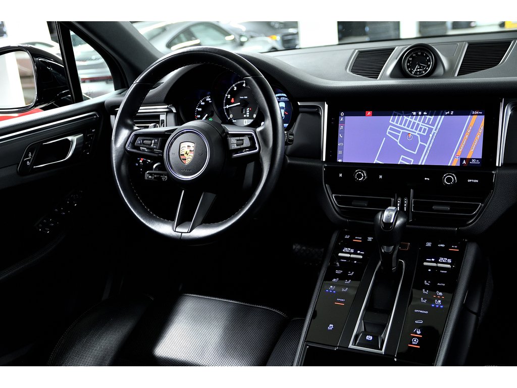 Porsche Macan AWD / Premium Plus Package / Adaptive Cruise 2023 à Laval, Québec - 38 - w1024h768px