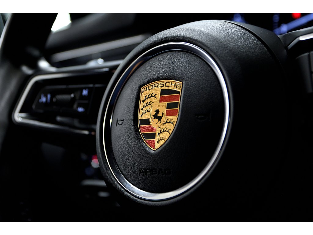 Porsche Macan AWD / Premium Plus Package / Adaptive Cruise 2023 à Laval, Québec - 20 - w1024h768px