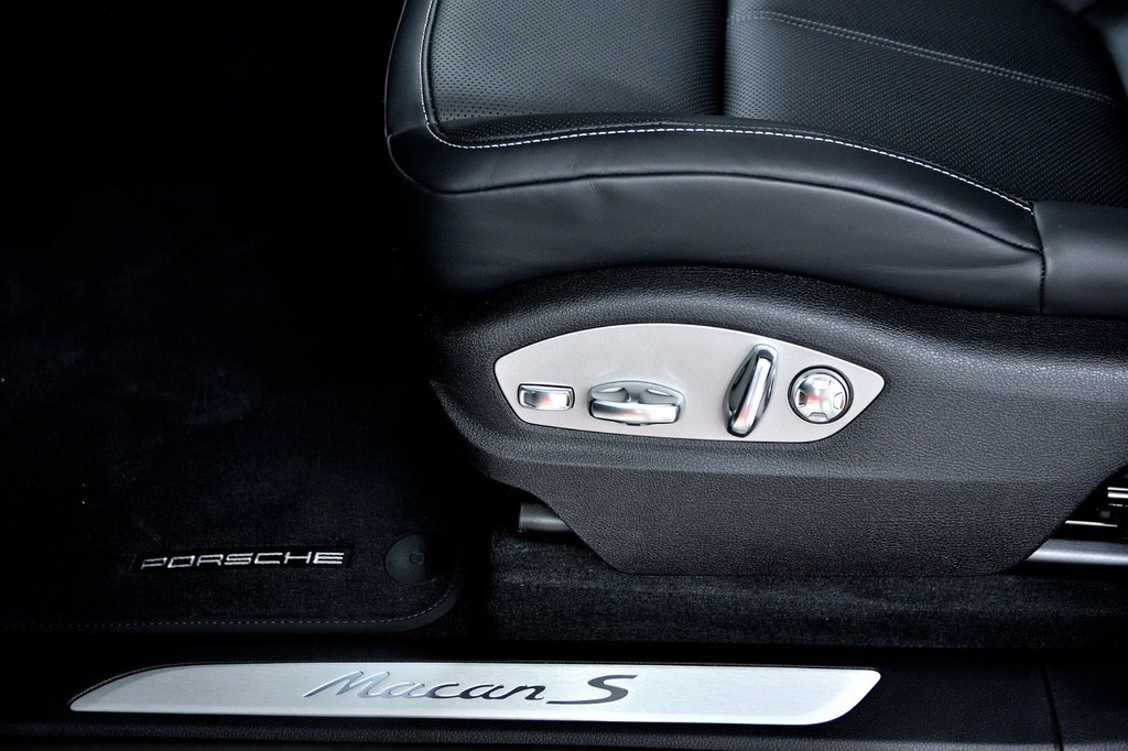 2023 Porsche Macan S in Laval, Quebec - 14 - w1024h768px