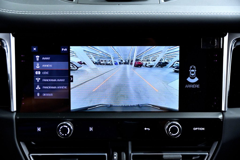 2023 Porsche Macan S in Laval, Quebec - 21 - w1024h768px