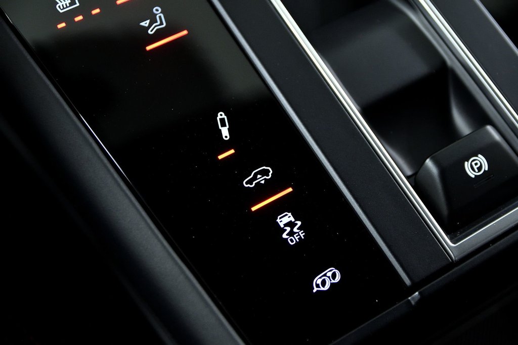 Porsche Macan GTS 2023 à Laval, Québec - 18 - w1024h768px