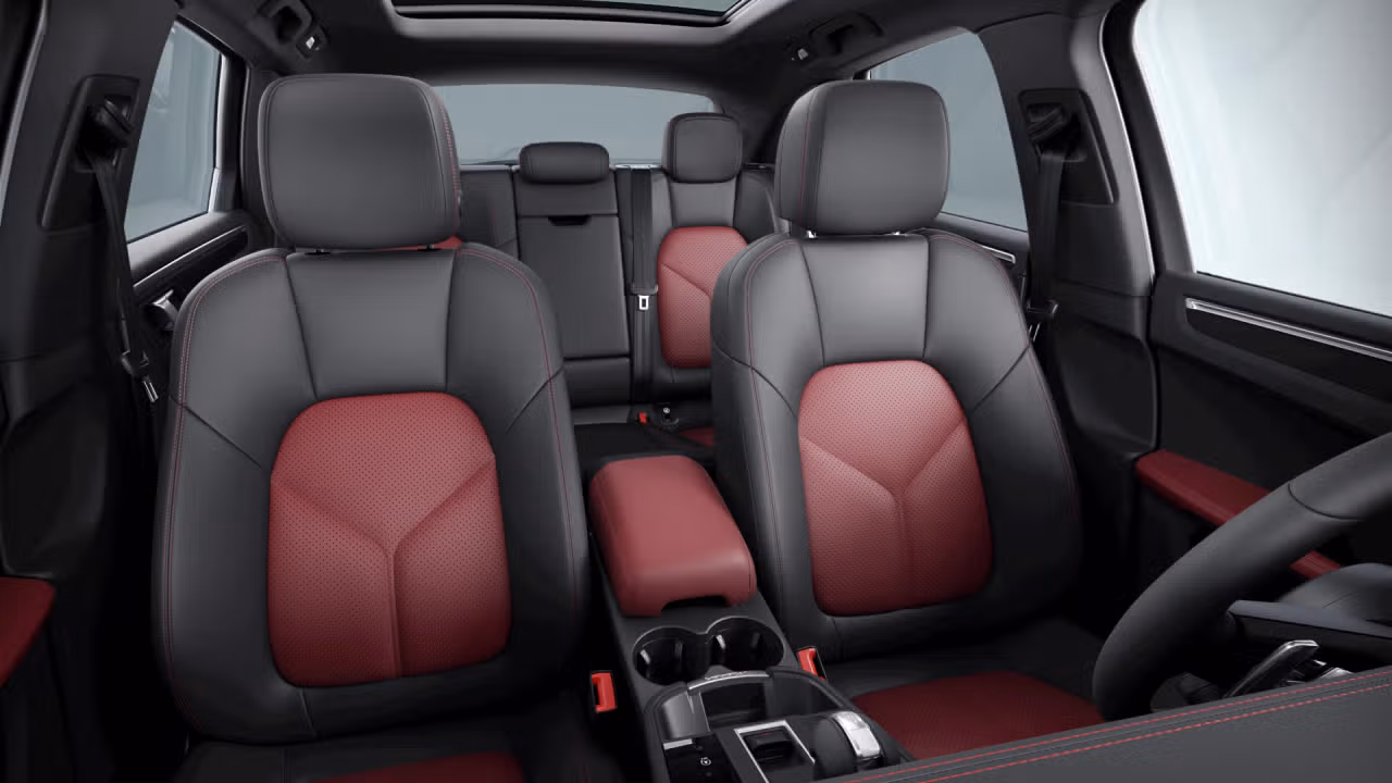 2023 Porsche Macan S in Laval, Quebec - 7 - w1024h768px
