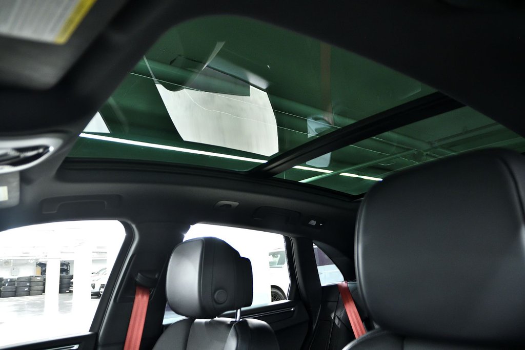 2023 Porsche Macan in Laval, Quebec - 15 - w1024h768px