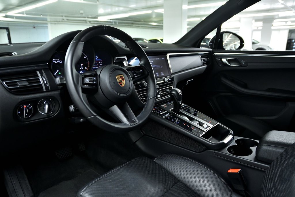 2023 Porsche Macan in Laval, Quebec - 11 - w1024h768px