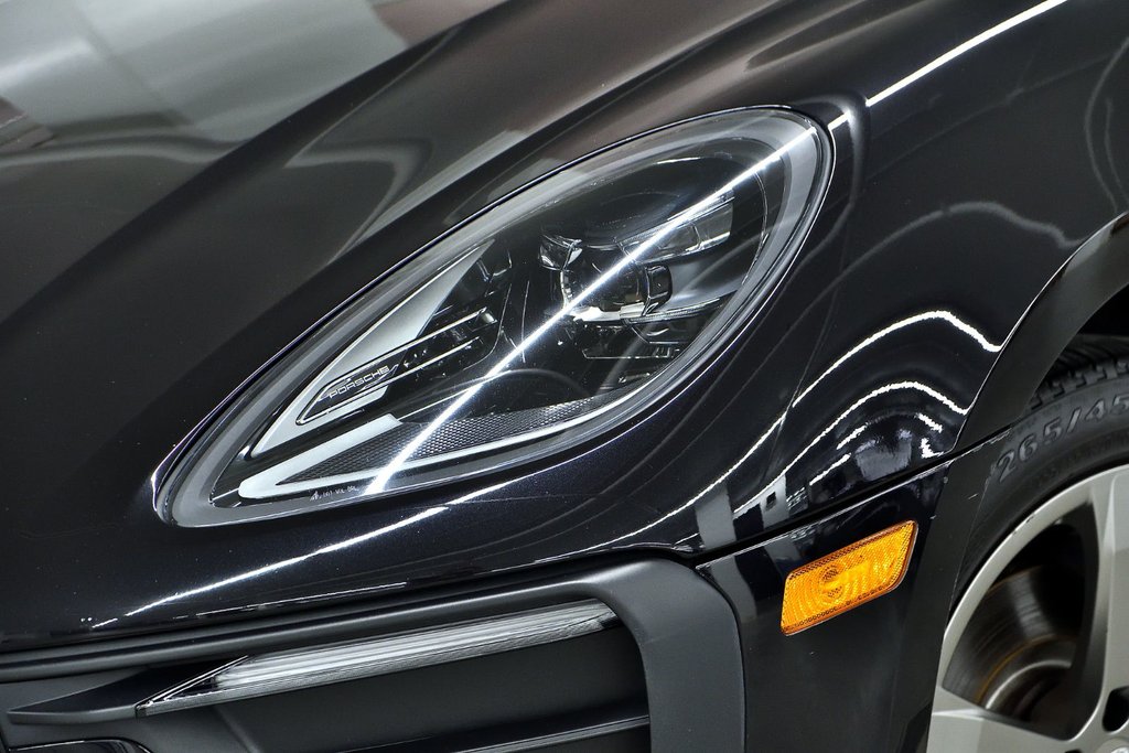 2023 Porsche Macan in Laval, Quebec - 7 - w1024h768px