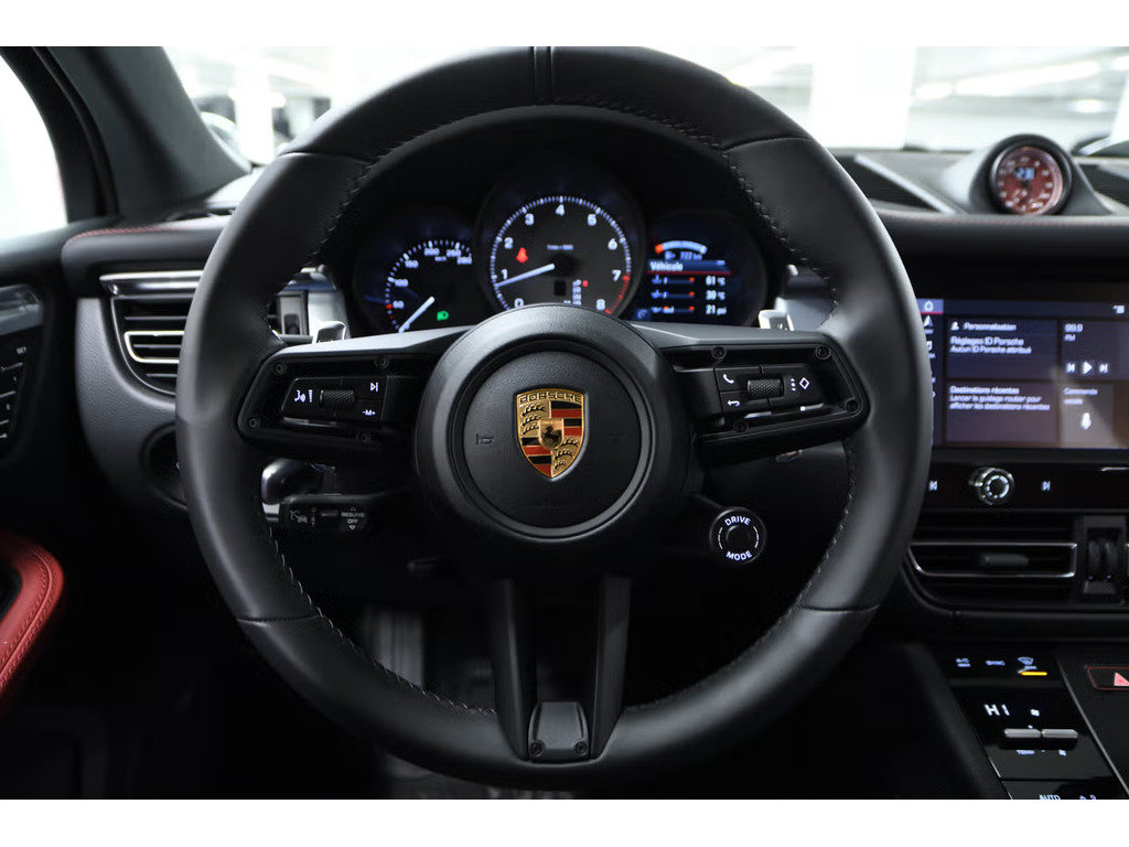 Porsche Macan AWD / Premium Package /Air Suspension / Hitch 2024 à Laval, Québec - 12 - w1024h768px