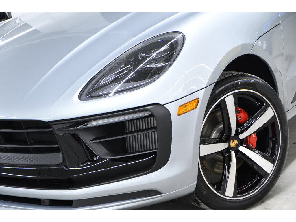 Porsche Macan AWD / Premium Package /Air Suspension / Hitch 2024 à Laval, Québec - 10 - w1024h768px