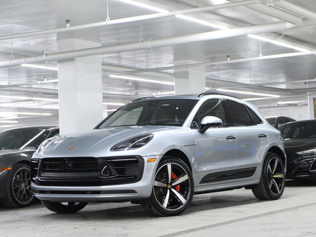 Porsche Macan AWD / Premium Package /Air Suspension / Hitch 2024 à Laval, Québec - 1 - w1024h768px