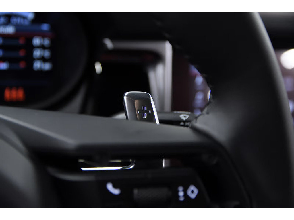2024 Porsche Macan S AWD / Air Suspension / Sport Exhaust / Hitch in Laval, Quebec - 25 - w1024h768px