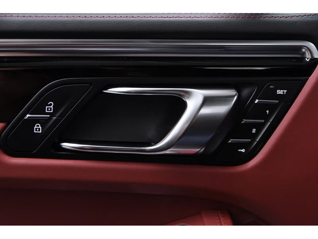2024 Porsche Macan S AWD / Air Suspension / Sport Exhaust / Hitch in Laval, Quebec - 20 - w1024h768px