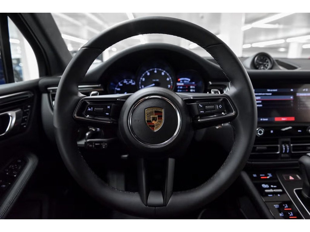2024 Porsche Macan S AWD / Air Suspension / Trailer Hitch / BOSE in Laval, Quebec - 12 - w1024h768px