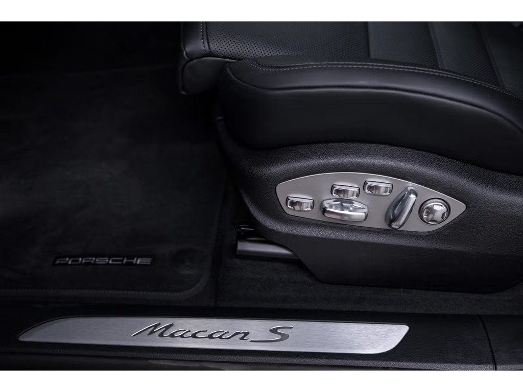 2024 Porsche Macan S AWD / Air Suspension / Trailer Hitch / BOSE in Laval, Quebec - 20 - w1024h768px