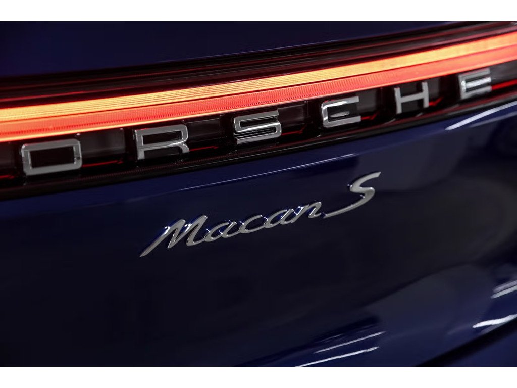 2024 Porsche Macan S AWD / Air Suspension / Trailer Hitch / BOSE in Laval, Quebec - 8 - w1024h768px