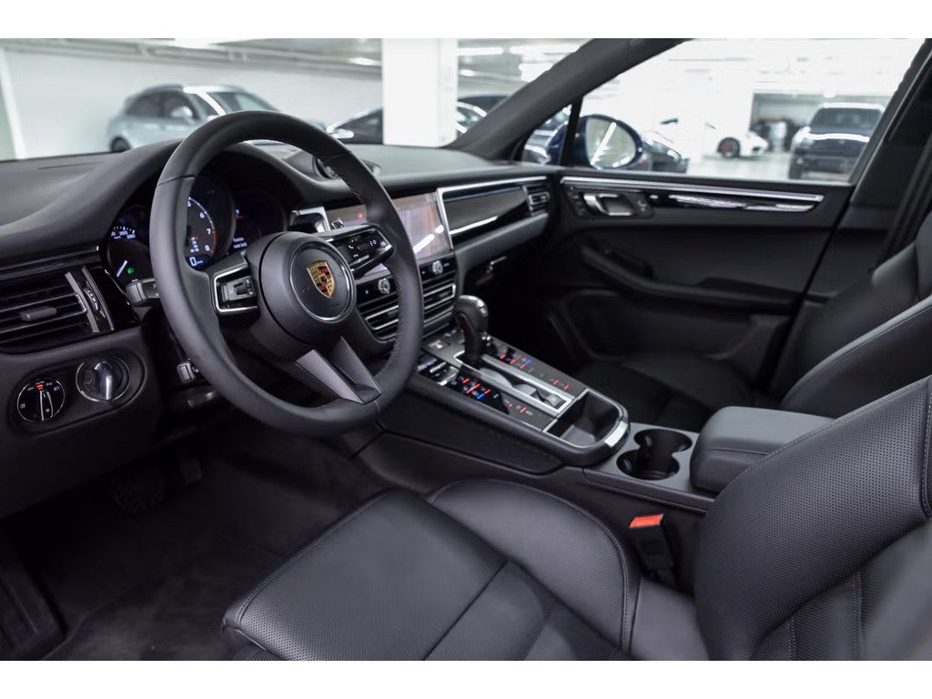2024 Porsche Macan S AWD / Air Suspension / Trailer Hitch / BOSE in Laval, Quebec - 11 - w1024h768px