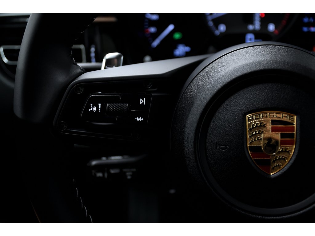 2024 Porsche Macan S AWD / Premium Plus / Air Suspension in Laval, Quebec - 18 - w1024h768px
