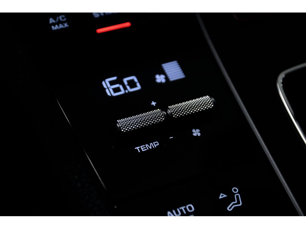 2024 Porsche Macan S AWD / Premium Plus / Air Suspension in Laval, Quebec - 22 - w1024h768px