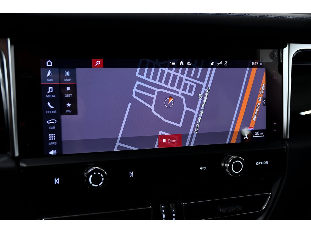 2024 Porsche Macan S AWD / Premium Plus / Air Suspension in Laval, Quebec - 25 - w1024h768px