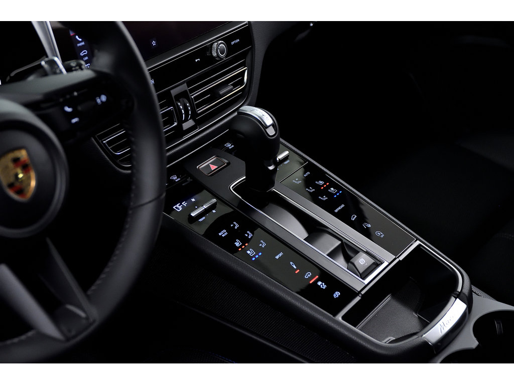 Porsche Macan S AWD / Premium Plus / Air Suspension 2024 à Laval, Québec - 31 - w1024h768px