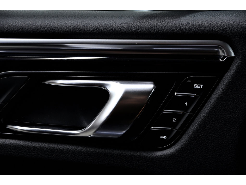 Porsche Macan S AWD / Premium Plus / Air Suspension 2024 à Laval, Québec - 29 - w1024h768px