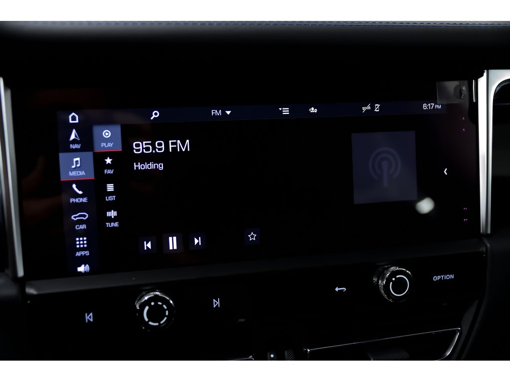 2024 Porsche Macan S AWD / Premium Plus / Air Suspension in Laval, Quebec - 27 - w1024h768px